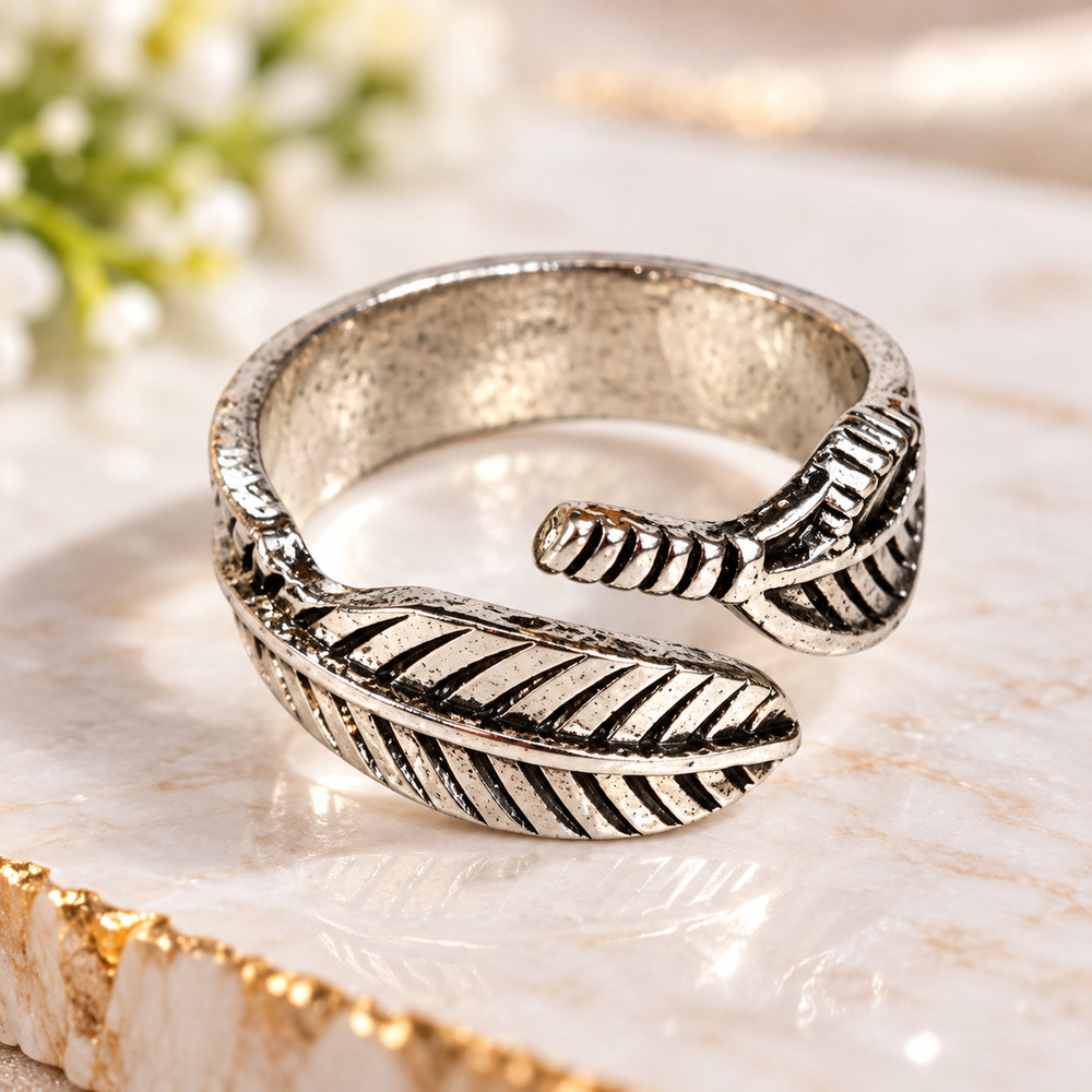 Silver Tone Feather Wrap Statement Ring Southwestern Boho Size 8 Unbranded